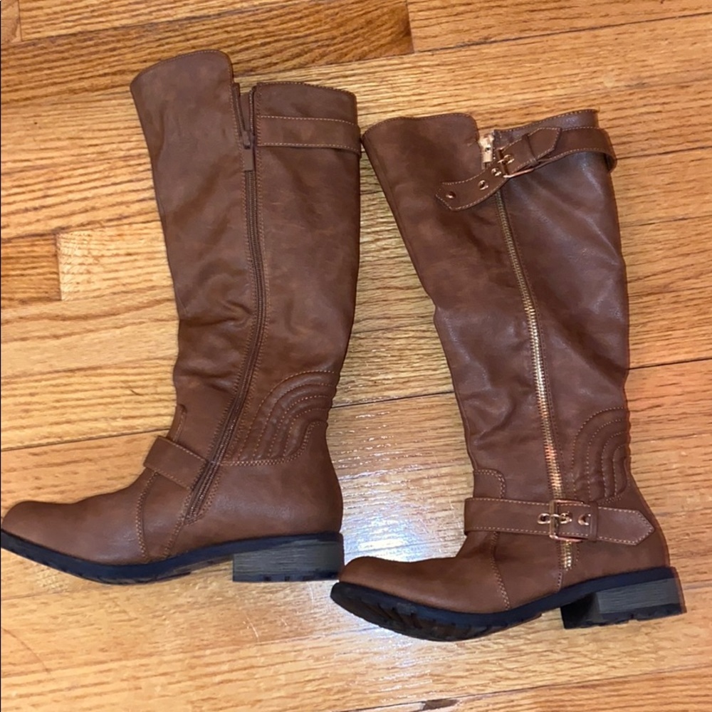 Brown Boots // W SIZE 7